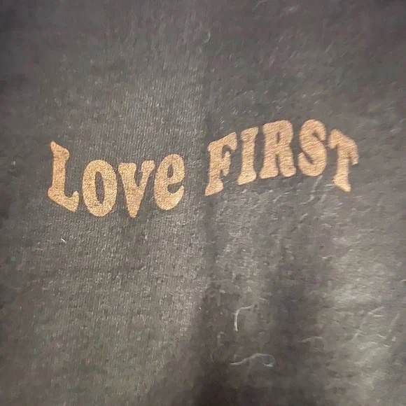 love first crewneck - Picture 2 of 3